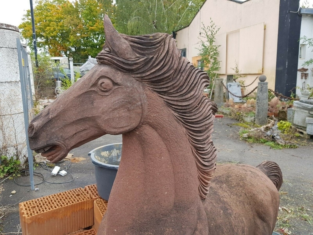 Pferd Steinpferd Sandstein Reiterhof Gartengestaltung Hofeinfahrt Skulptur Tier