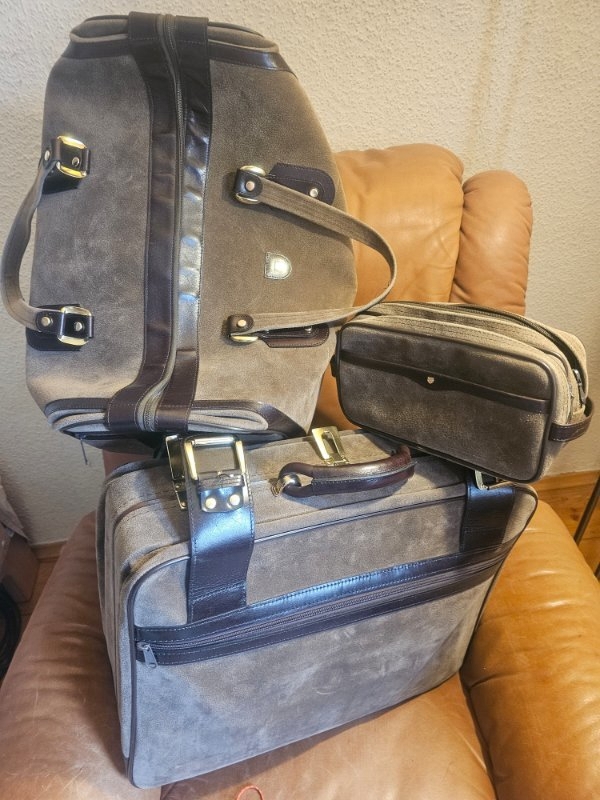 Koffer, Tasche, Kulturbeutel - 8 versch. Teile, Leder