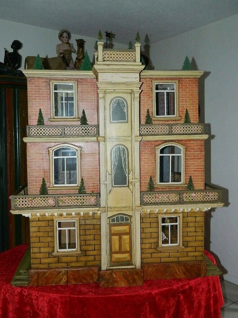 Museumsstück-Unikat-gigantisches Puppenhaus-190510