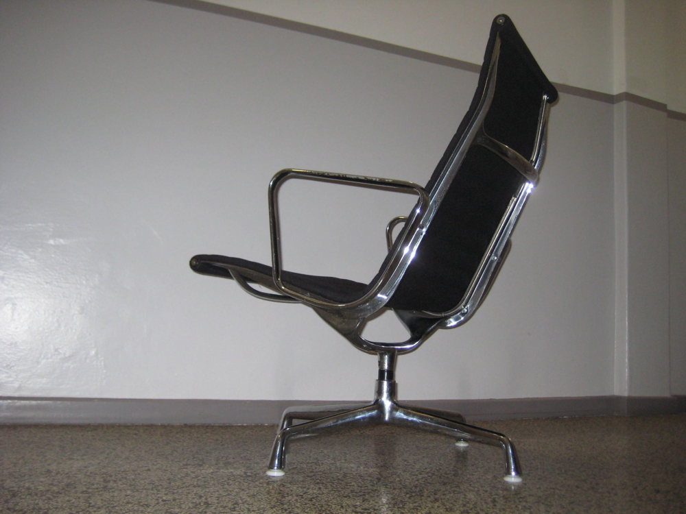 Ray und Charles Eames - Lounge Chair   S - Eur 1095