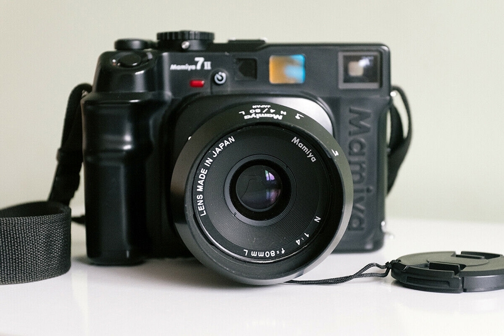 MAMIYA 7 II Mittelformat-Entfernungsmesser-Filmkamera (schwarz) mit 80 mm 1 4-Objektiv