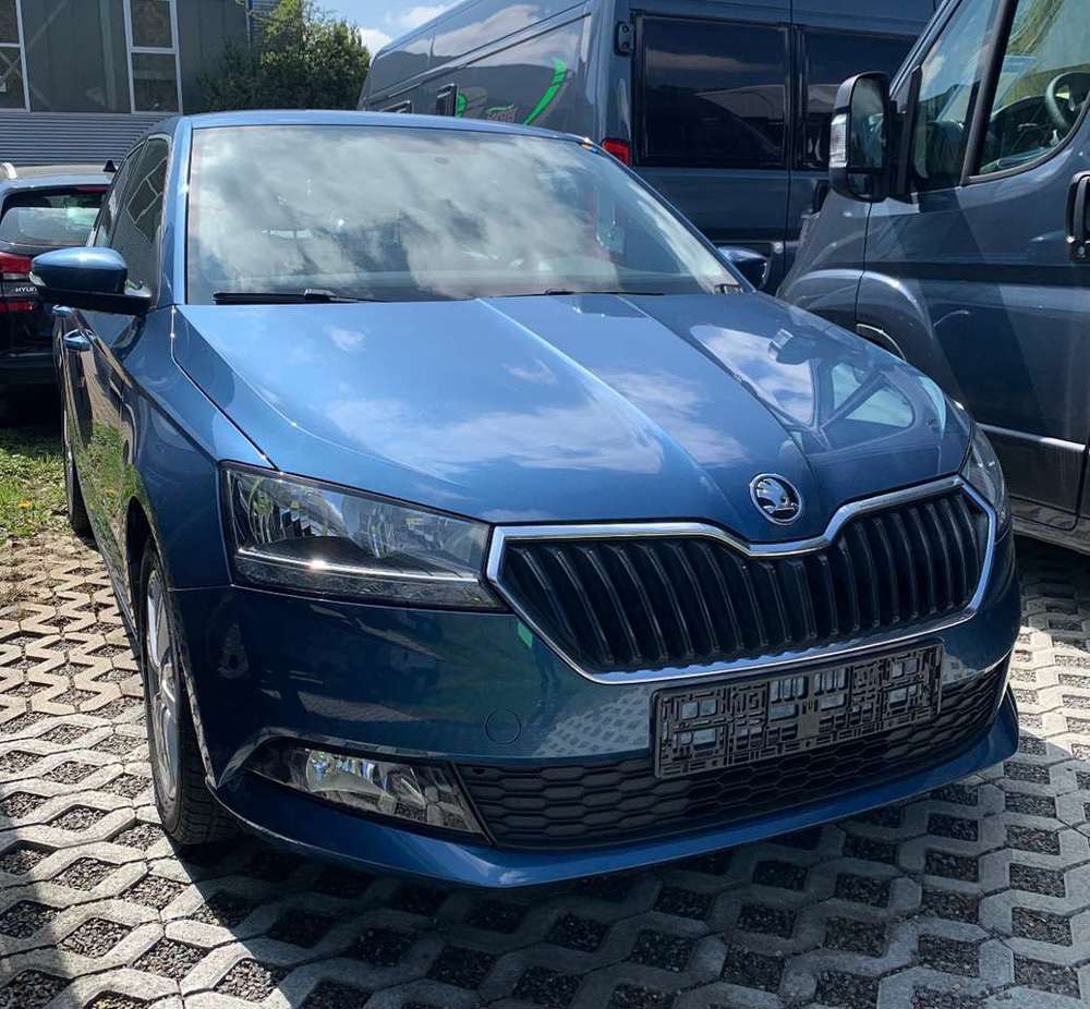 Skoda Fabia Ambition 1.0 TSI Parksensoren hinten, LED-Tagfahrl