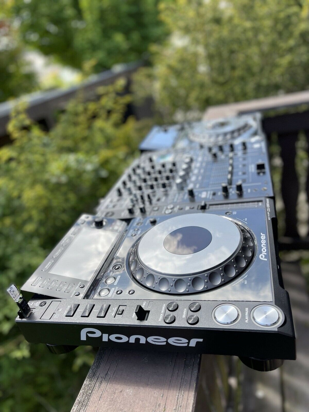 Pioneer DJ set 2x cdj 2000 Nexus & Djm 900 nxs2