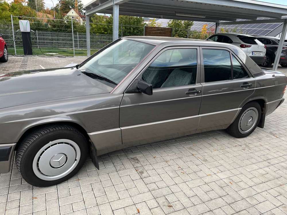 Mercedes-Benz 190 D
