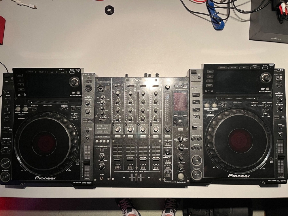 Pioneer CDJ 2000 & DJM 850 DJ Set
