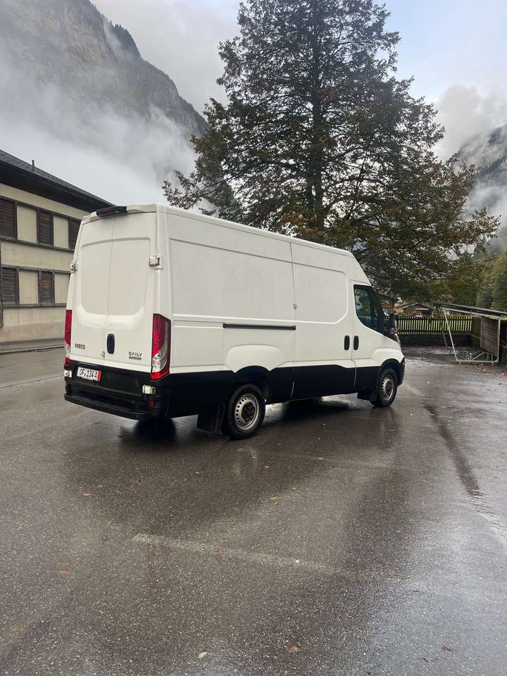 Iveco Daily 33 S 12A8