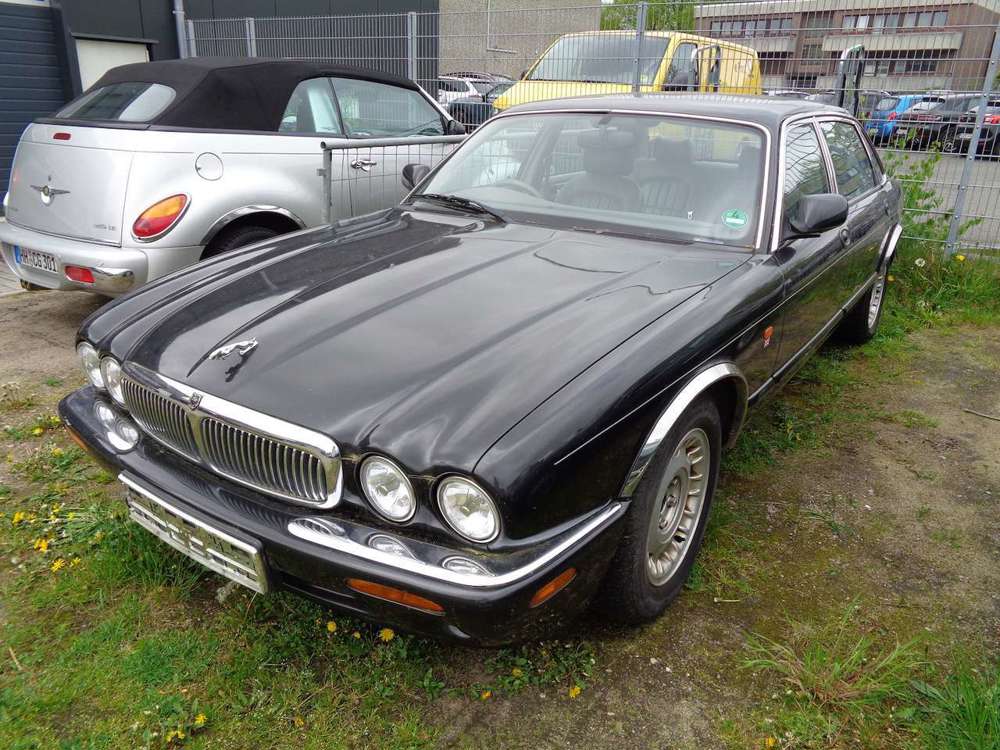 Jaguar XJ V8 *lang*