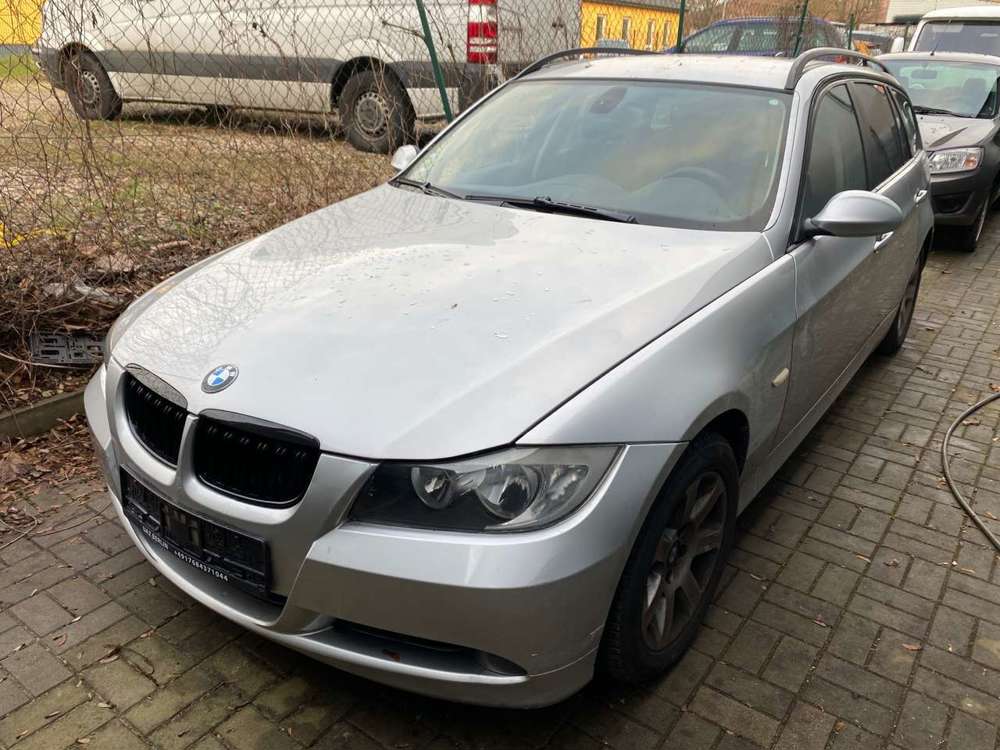 BMW 318 DPF Touring Klima Navi Servo ABS TÜV Neu Tempomat