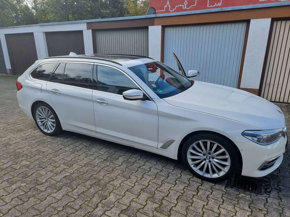 BMW 520 520d Touring Aut. Luxury Line