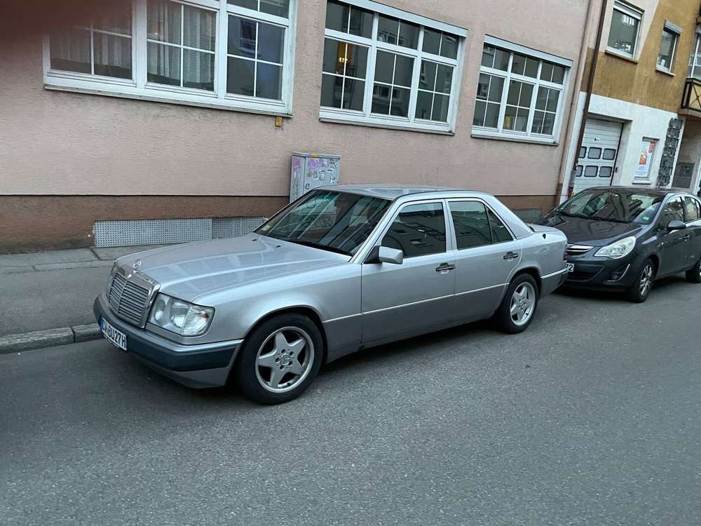 Mercedes-Benz E 200 200 E