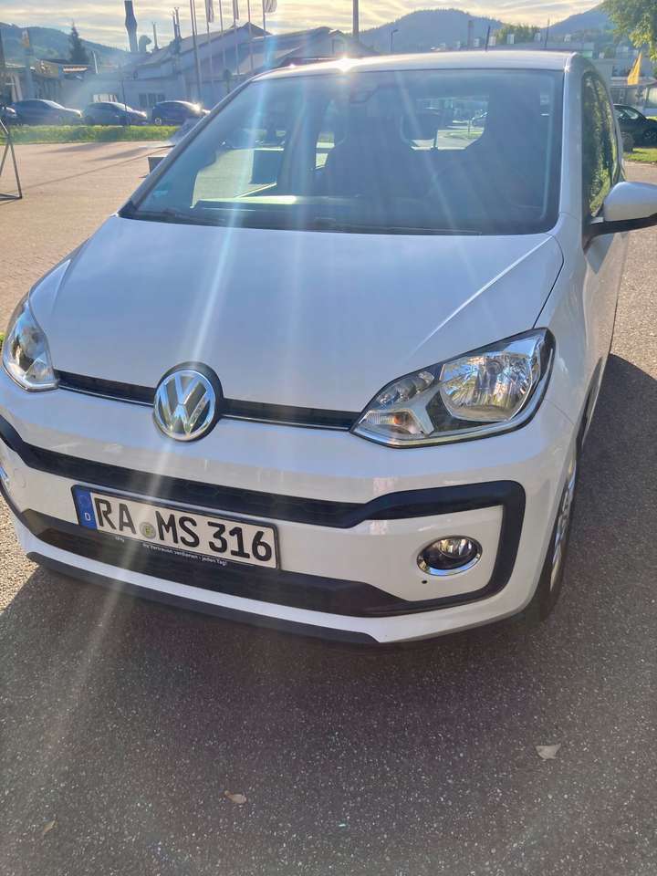 Volkswagen up! up! TSI (BlueMotion Technology) high up!