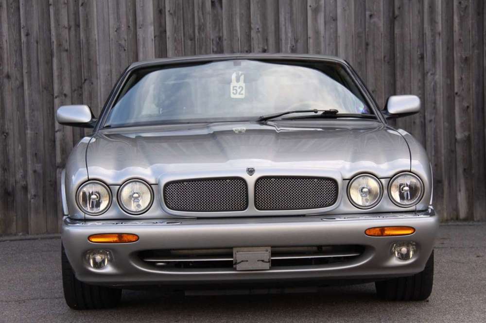 Jaguar XJR Top gepflegter XJR mit 2 Jahre Garantie
