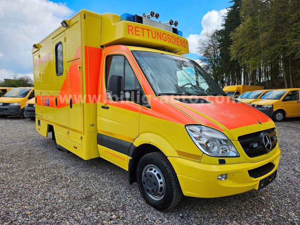 Mercedes-Benz Sprinter Krankenwagen Rettungswagen Ambulance