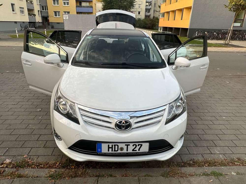 Toyota Avensis Avensis Combi 1.6 Edition (2014)
