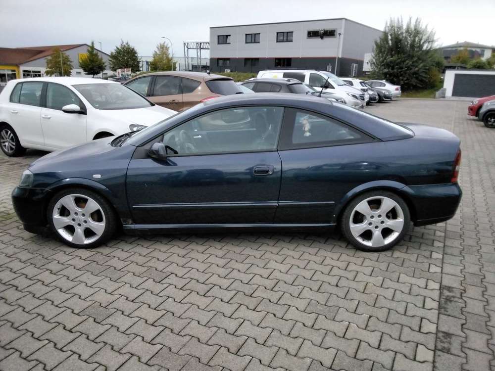 Opel Astra Astra 2.2 16V Coupe