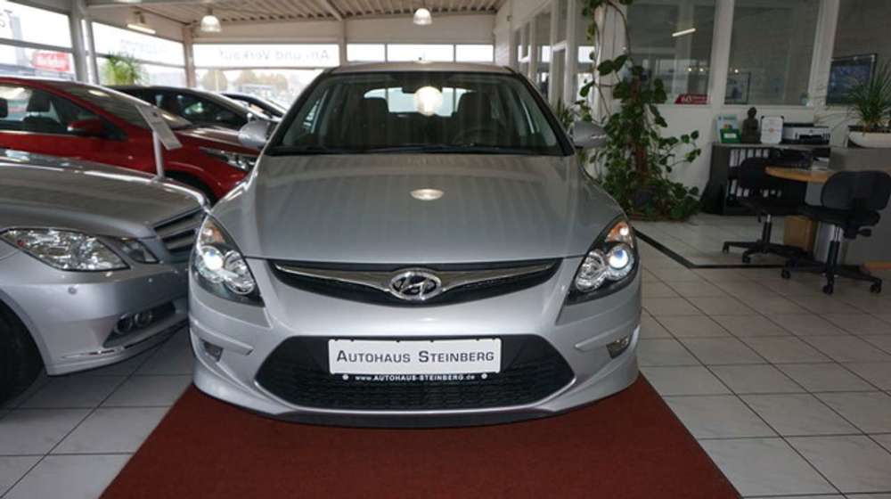 Hyundai i30 2,99 % FINANZIERUNG¹+AUTOM+SHZ