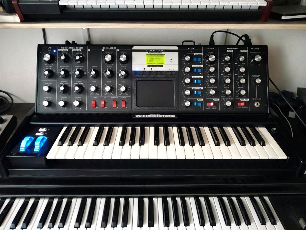 Moog Voyager Electric Blue Edition