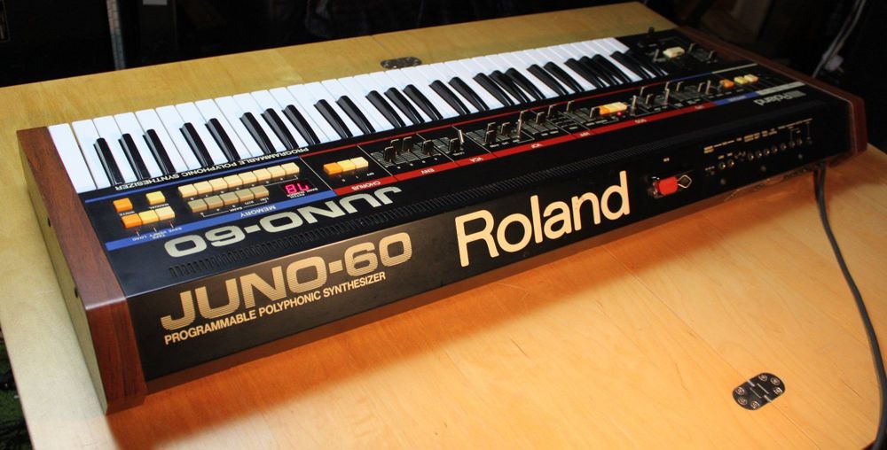ROLAND JUNO-60  Analog Synthesizer