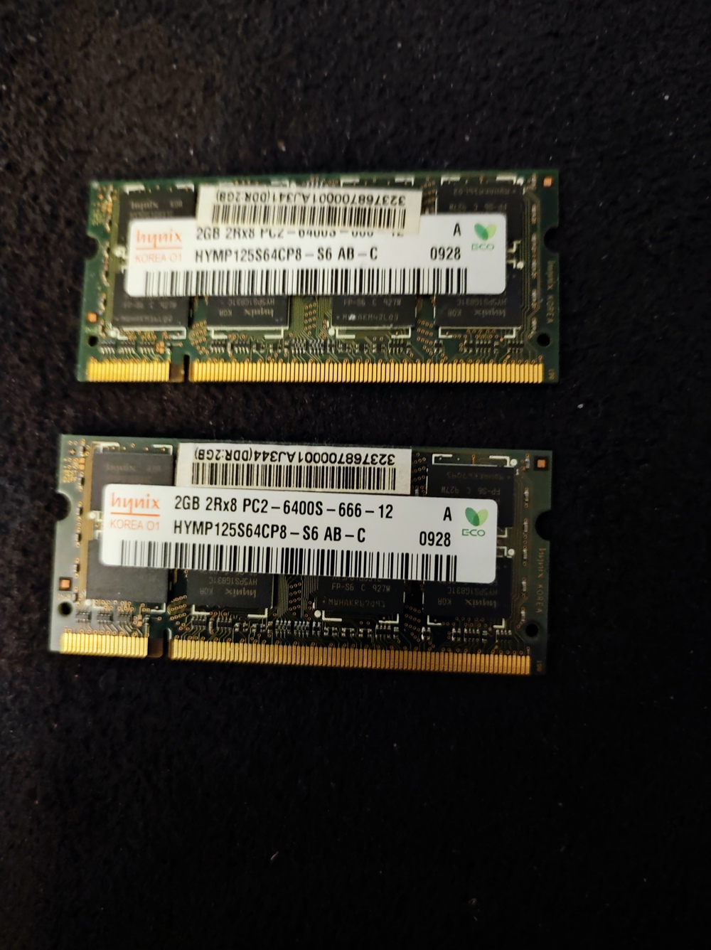 Notebook-RAM: 2x 2GB 2Rx8 PC2-6400S-666-12 DDR2