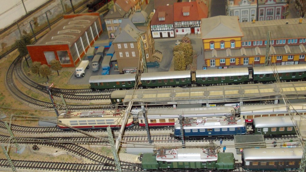 Suche Modellbahn Märklin HO.