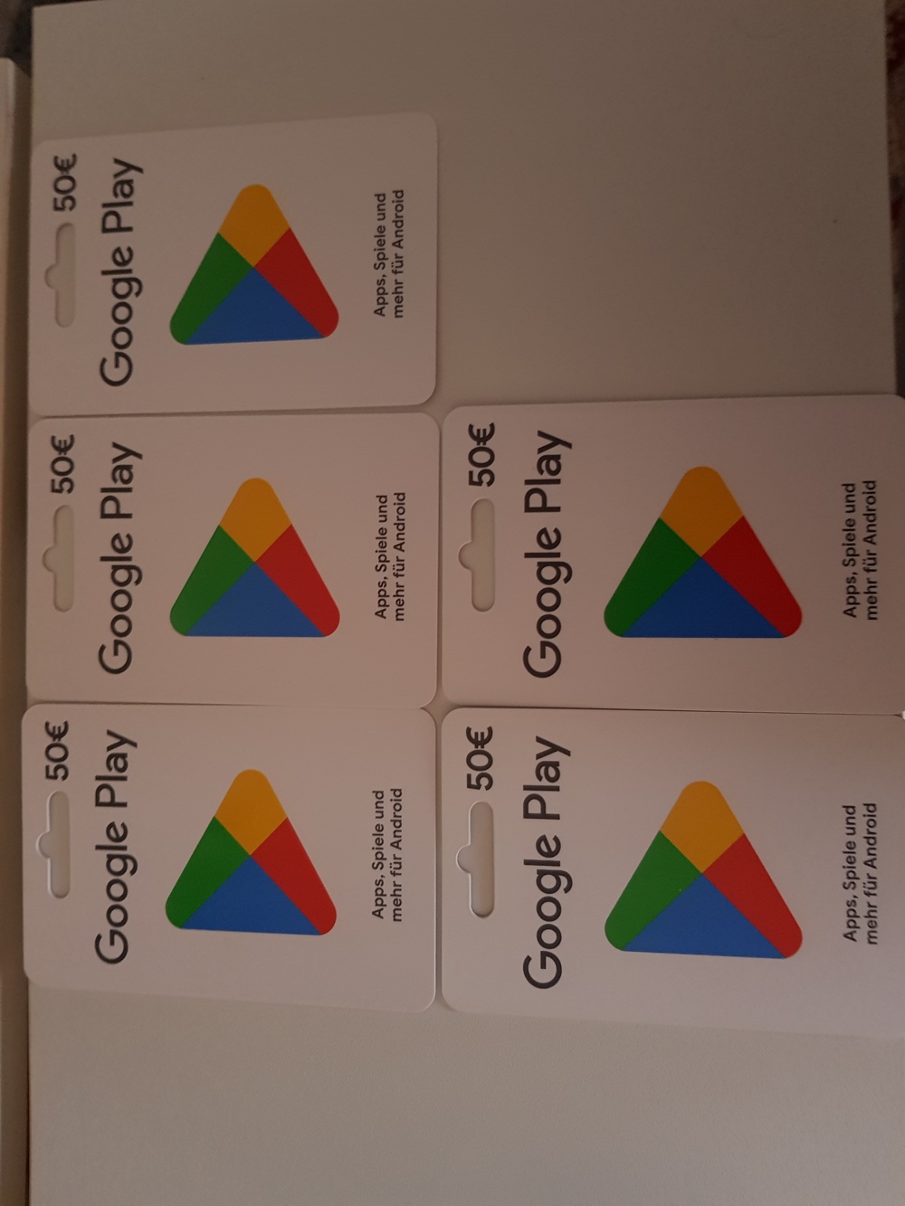 Biete wegen Fehlkauf 5 Google-Play Karten  je 50,00  ungebraucht an