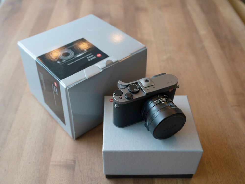 Leica Q Titanium Grey (Typ 116) Edition w. 28mm Summilux f 1.7 EXCELLENT