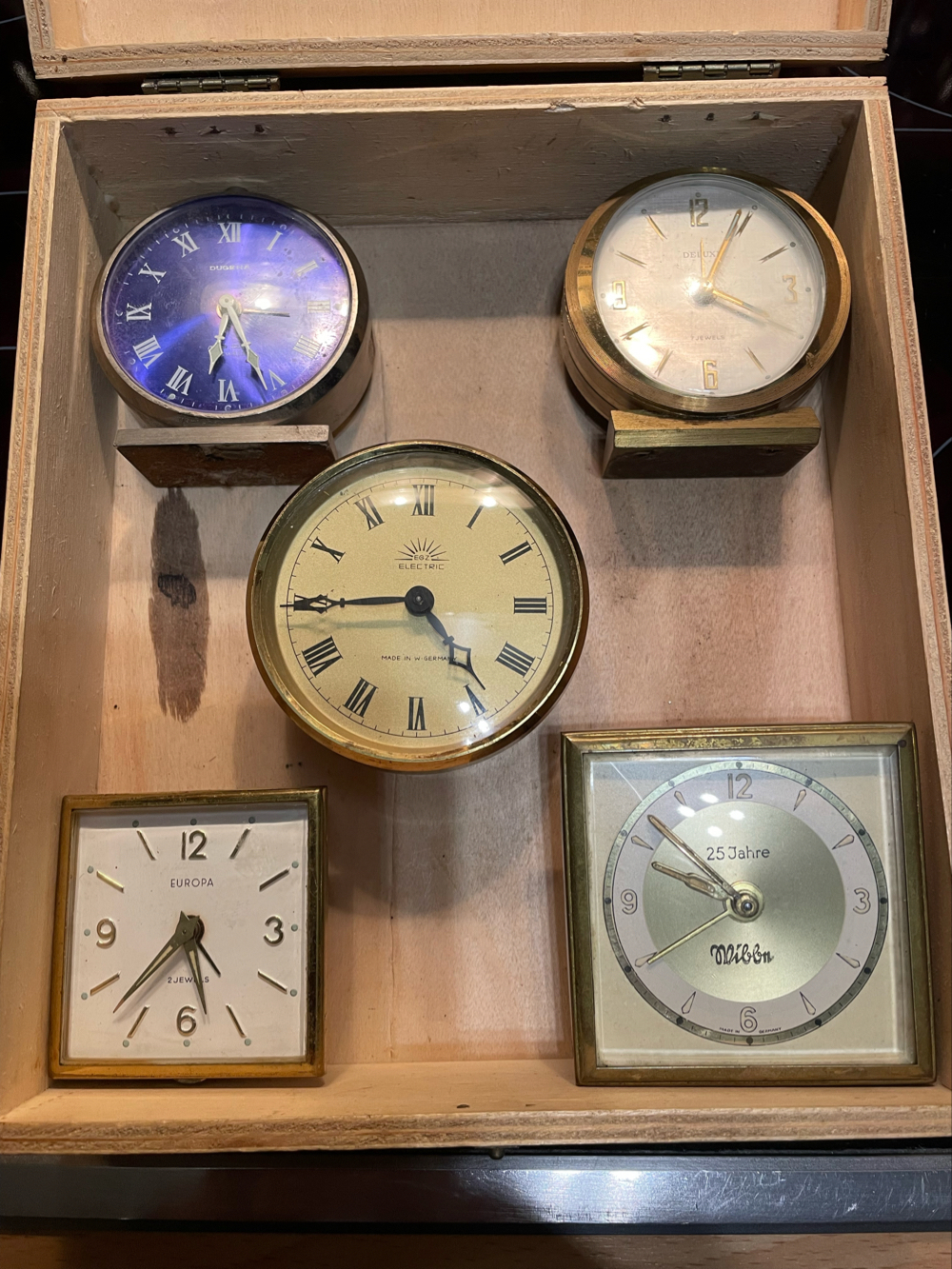 Uhrwerke Reiseuhren defekt Konvolut Uhrwerke Reiseuhren defekt Konvolut