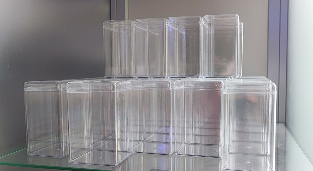 Acryl Box transparent, stapelbare Aufbewahrungsbox für Figuren