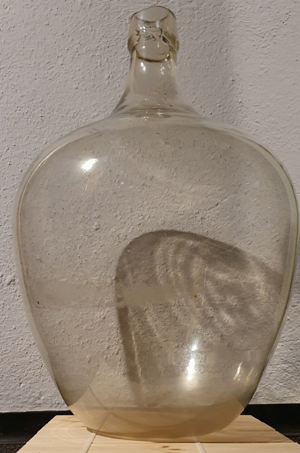 Alte Gärflasche Ballonflasche für Wein und Most