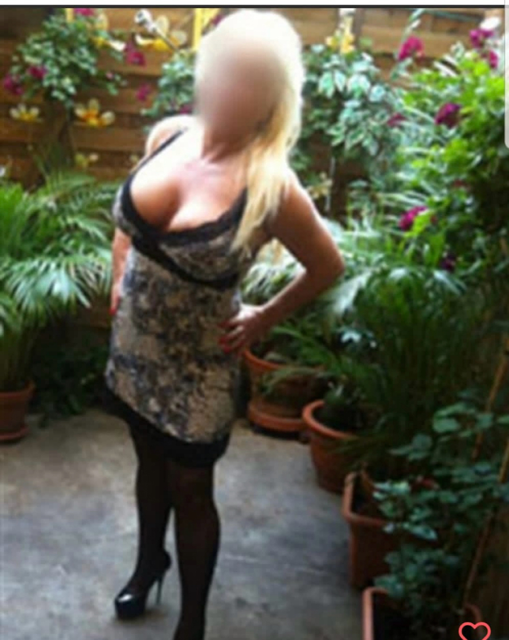 Sexy Blondine Reif & Süß Privat