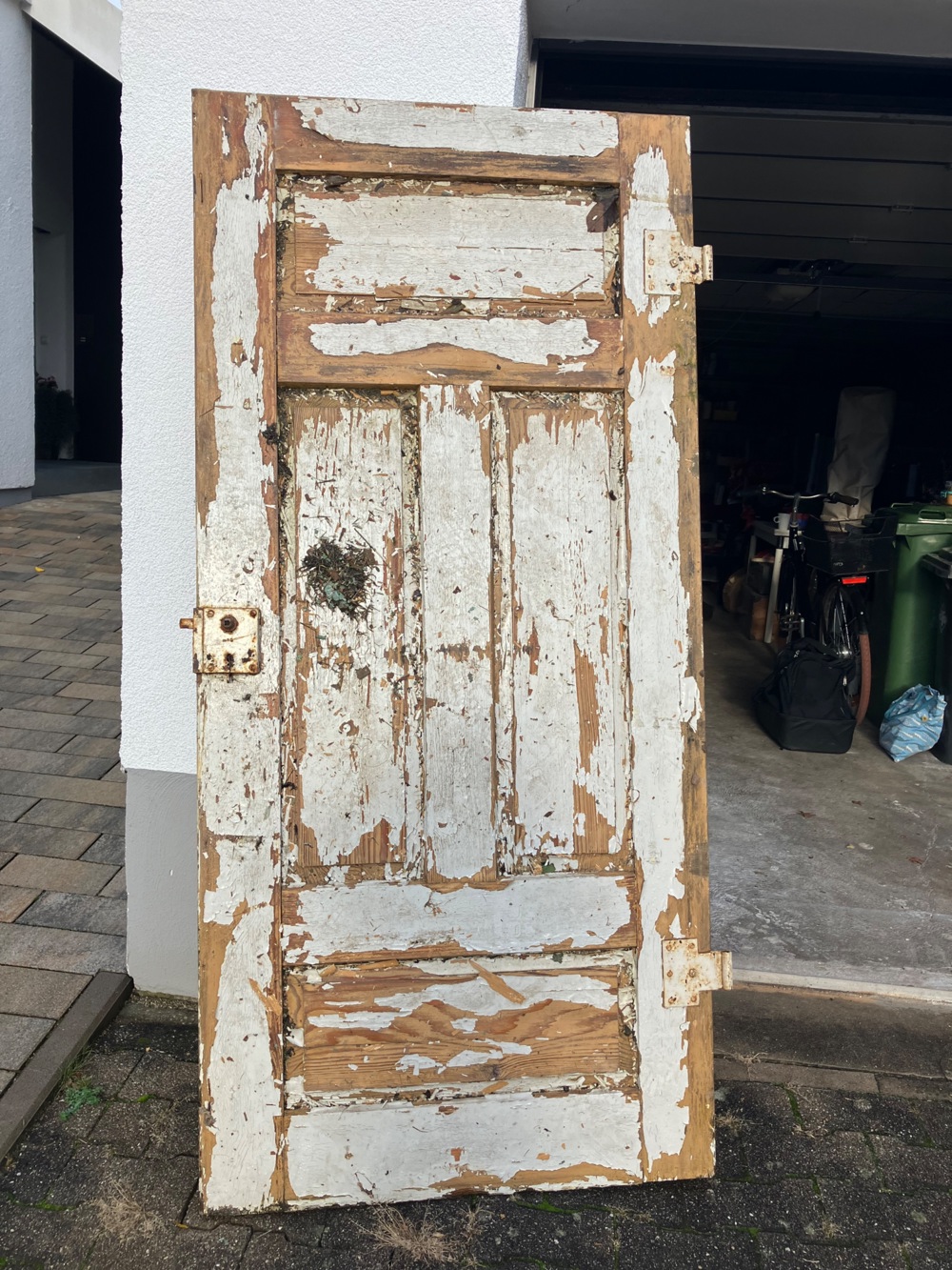 Alte Holztür für Dekozwecke