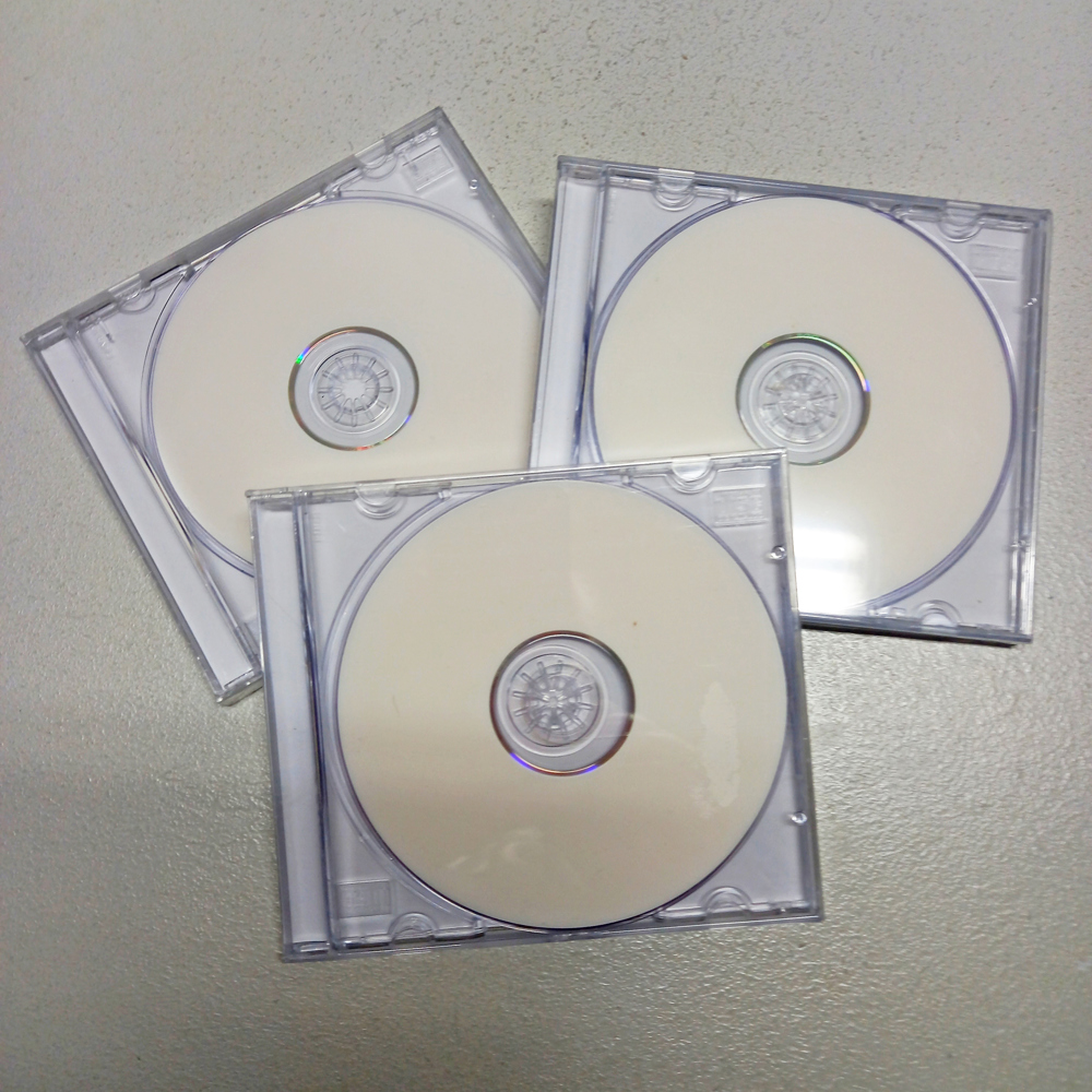 70 DVDs mit Trays, eingeschweißt