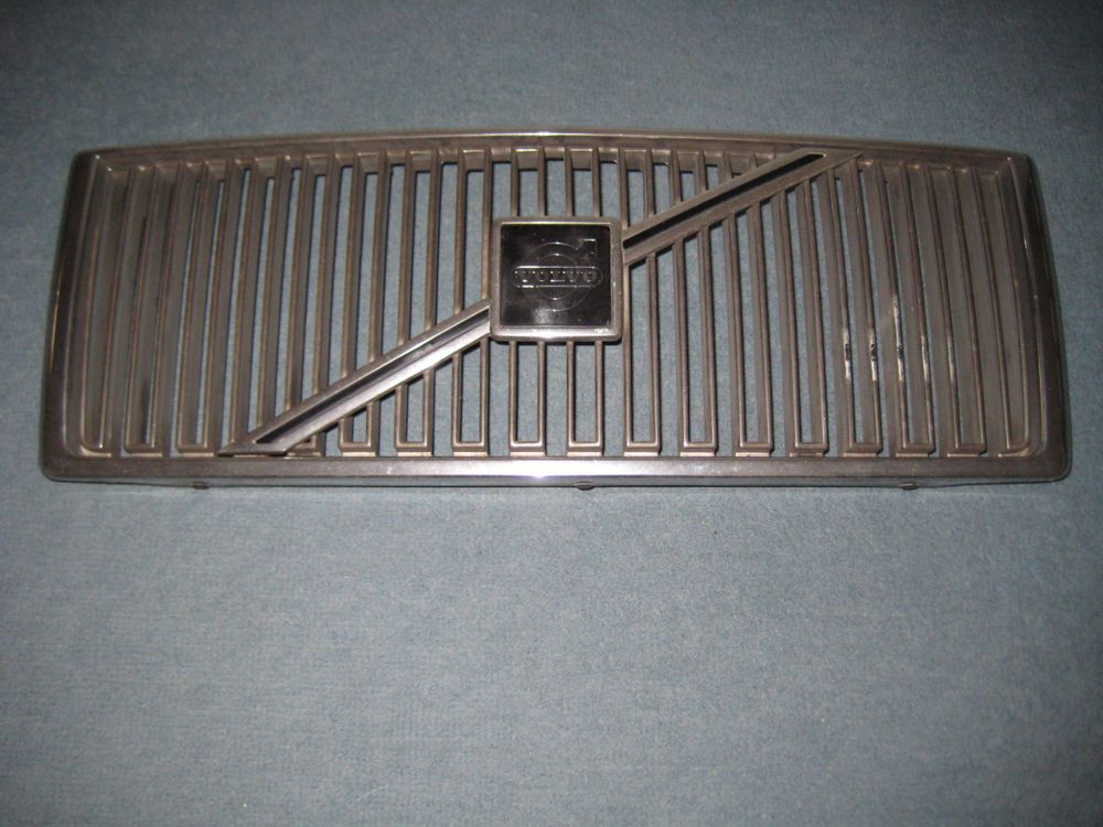 Volvo - Kühlergrill - VNO 3518885 - Eur 235