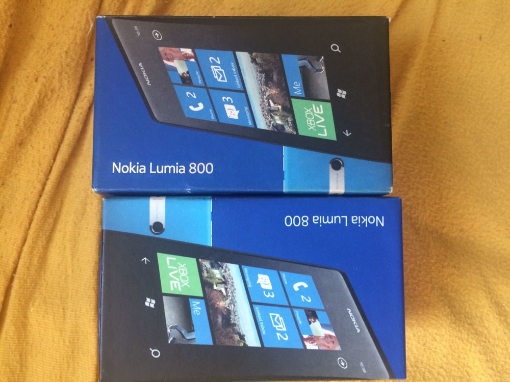 Handy Nokia Lumia 800  2 Stück