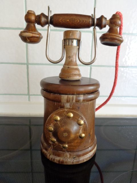Vintage Deko Artikel aus Holz: Telefon 3,00 Euro