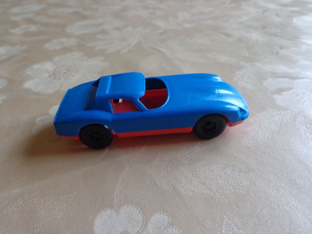 Spielzeug, Kinderartikel, Ferrari GT 350 (Plastik), 0,30 Euro