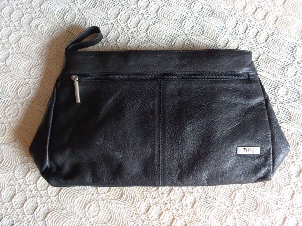 Vintage - Kulturtasche (eher wohl für Herren), schwarz, Kunstleder, 12 Euro