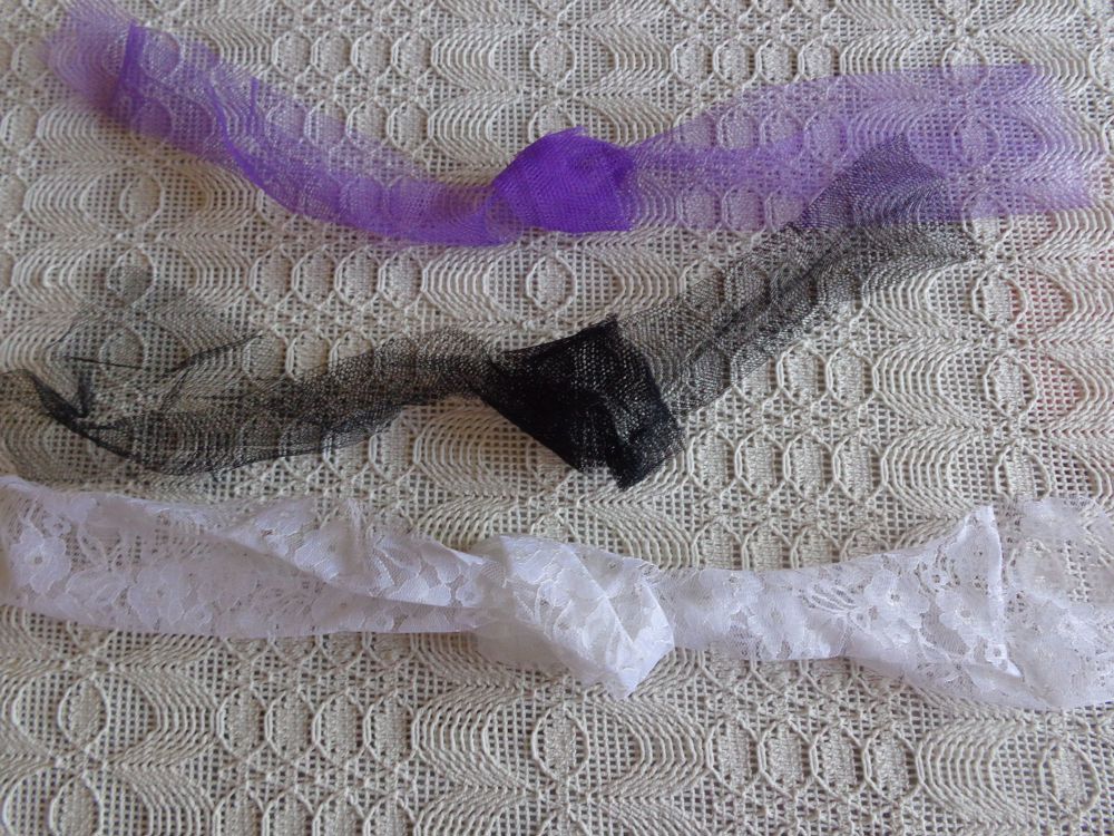 Tüllbänder, 2 Stück und 1 Spitzenband, Kinderhaarschmuck Haarschmuck, je ca. 70 cm lang, kpl. 1,50  