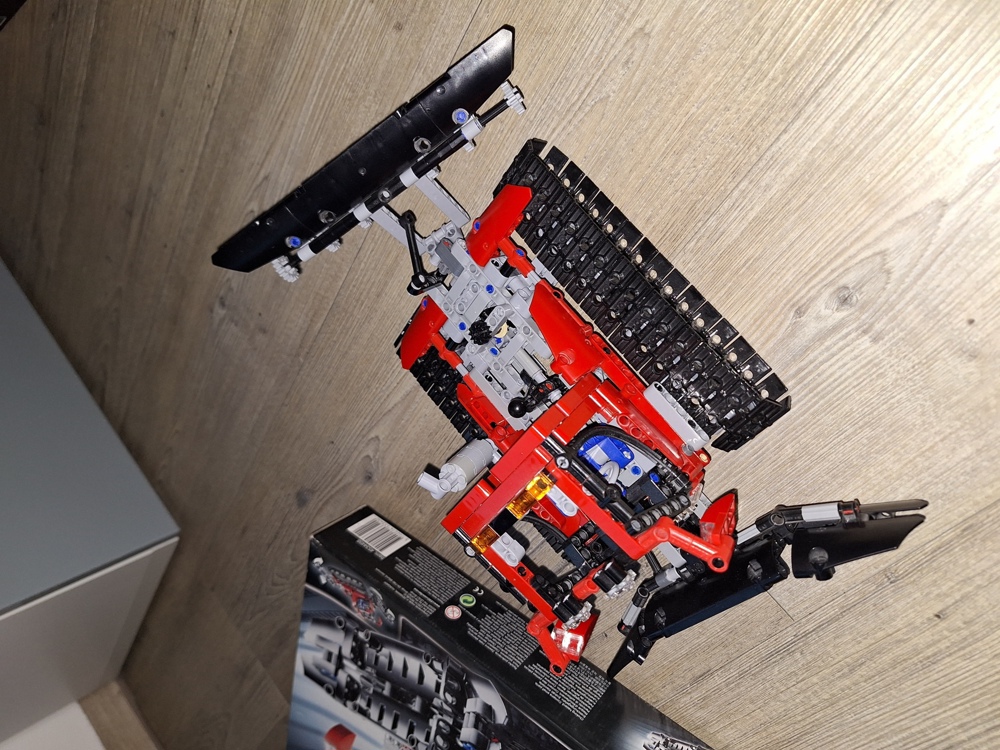 LEGO Technic Pistenraupe