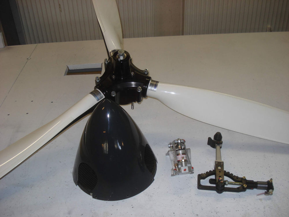 NEUFORM-3-Blatt-Verstellpropeller