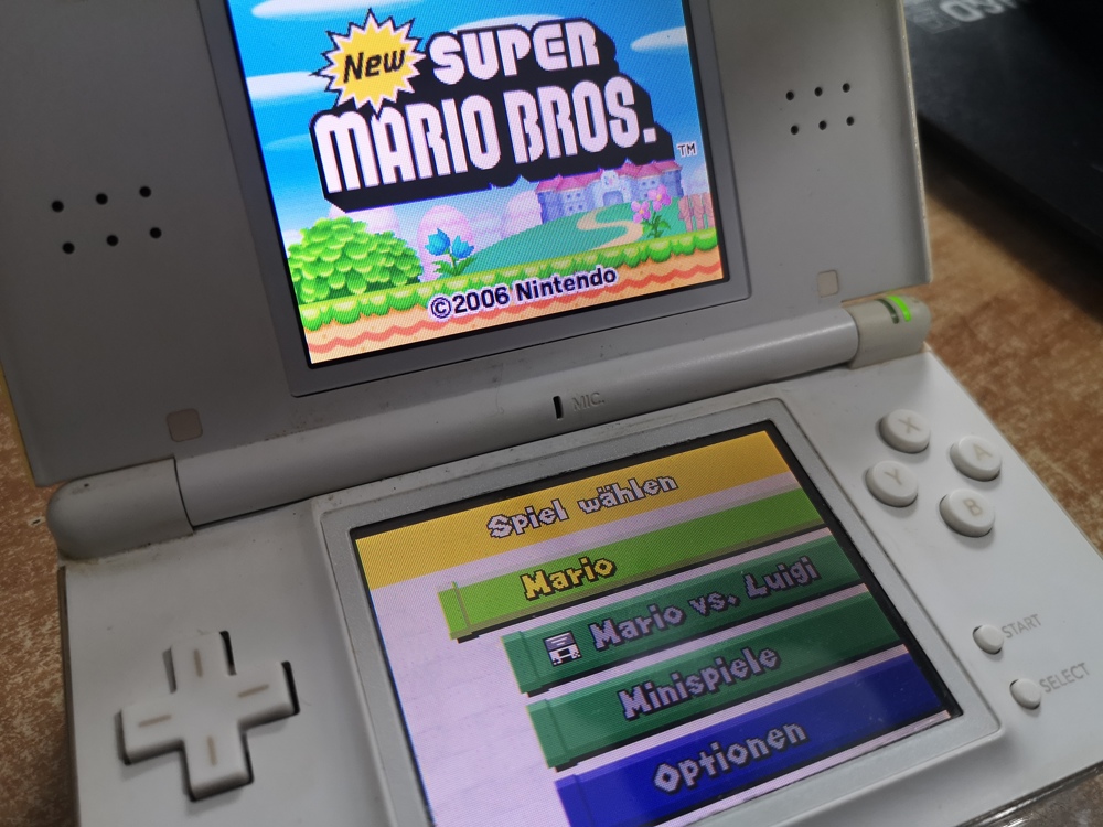 Nintendo Game Boy DS Lite mit über 20 Spiele + Original Netzteil