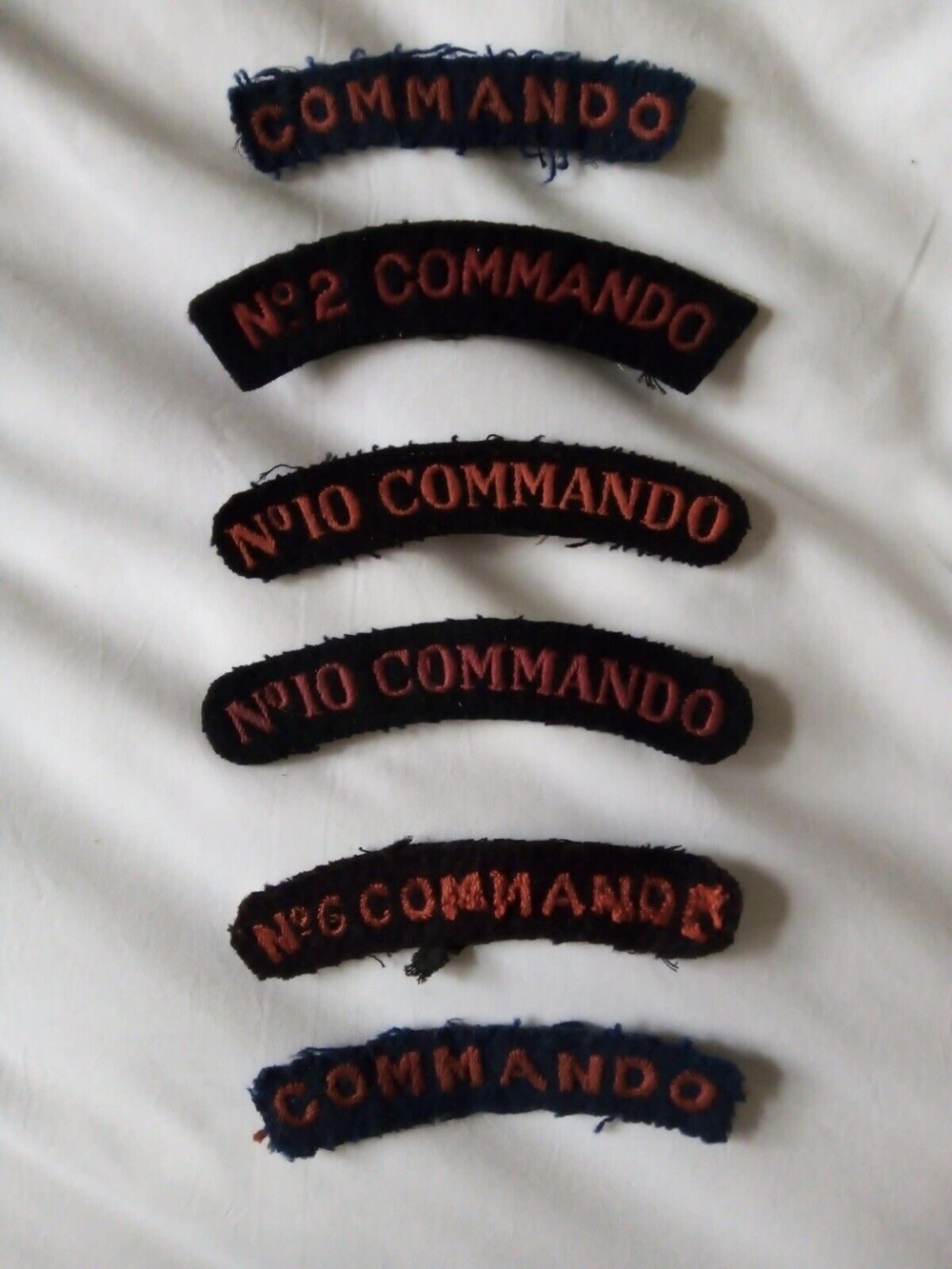 6 Commando Original Stofftitel