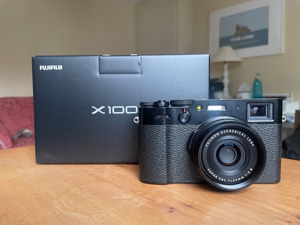 Fujifilm X100V 26,1MP Kompaktkamera - schwarz - verpackt