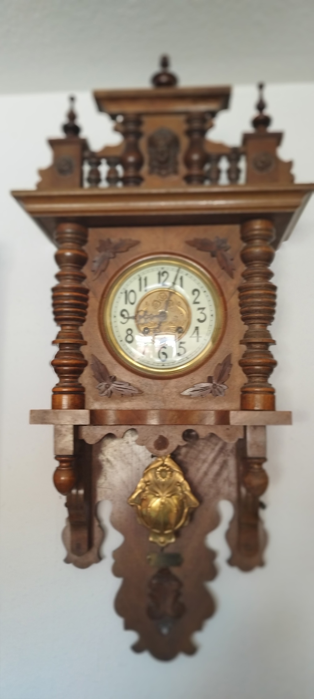 Freischwinger Uhr Antik