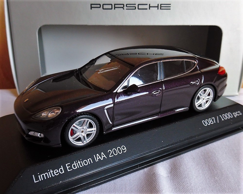  Porsche Panamera Turbo IAA 2009 Promo Modell violettmetallic limitiert Minichamps OVP 1:43