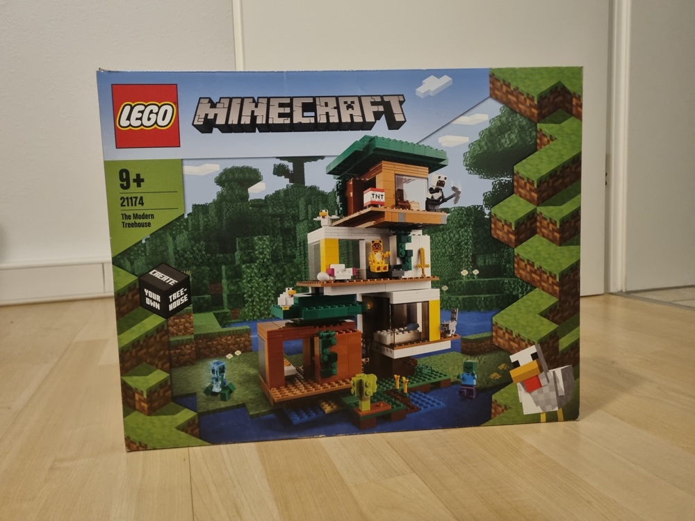 Lego Minecraft - The Modern Treehouse 21174