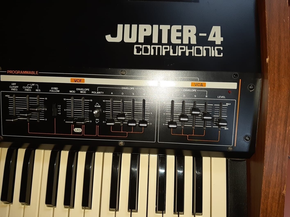 Roland Jupiter 4 fully serviced + Hamburg Wave MIDI Kit