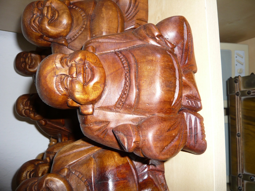 Buddha  Figur aus "Holz"