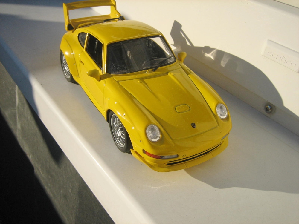 (1) Porsche Modellautos 1:18--Verschiedene siehe die Fotos