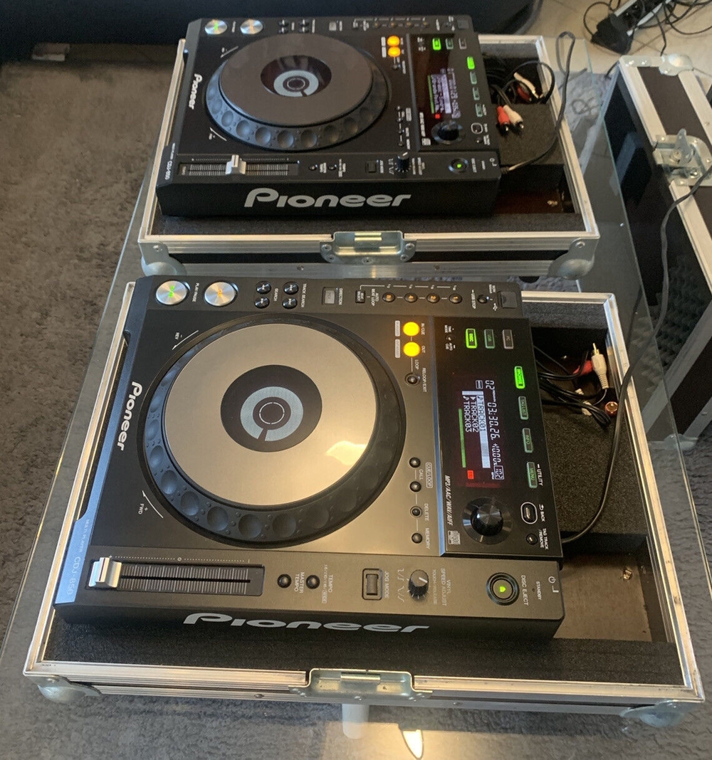2xPioneer DJ CDJ-850-K DJ-Player mit Disk-Laufwerk +Flight Case schw TOP Zustand